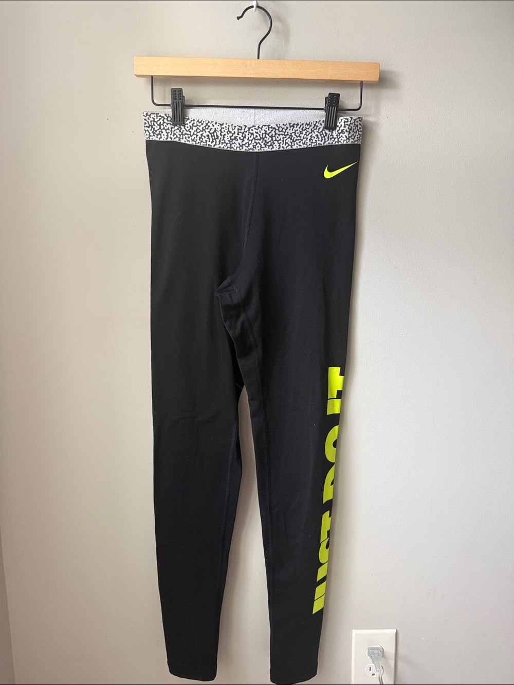 Nike Pro Dri-FIT Black Leggings Neon Logo Speckled Waistband